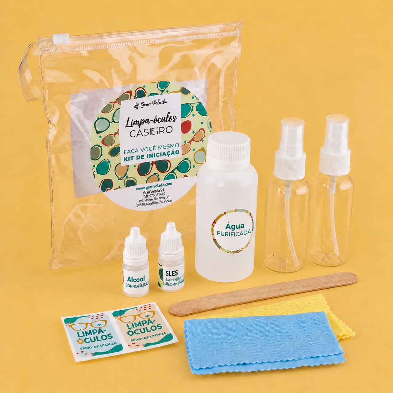 Conjunto de materiais do kit, incluindo os panos de limpeza