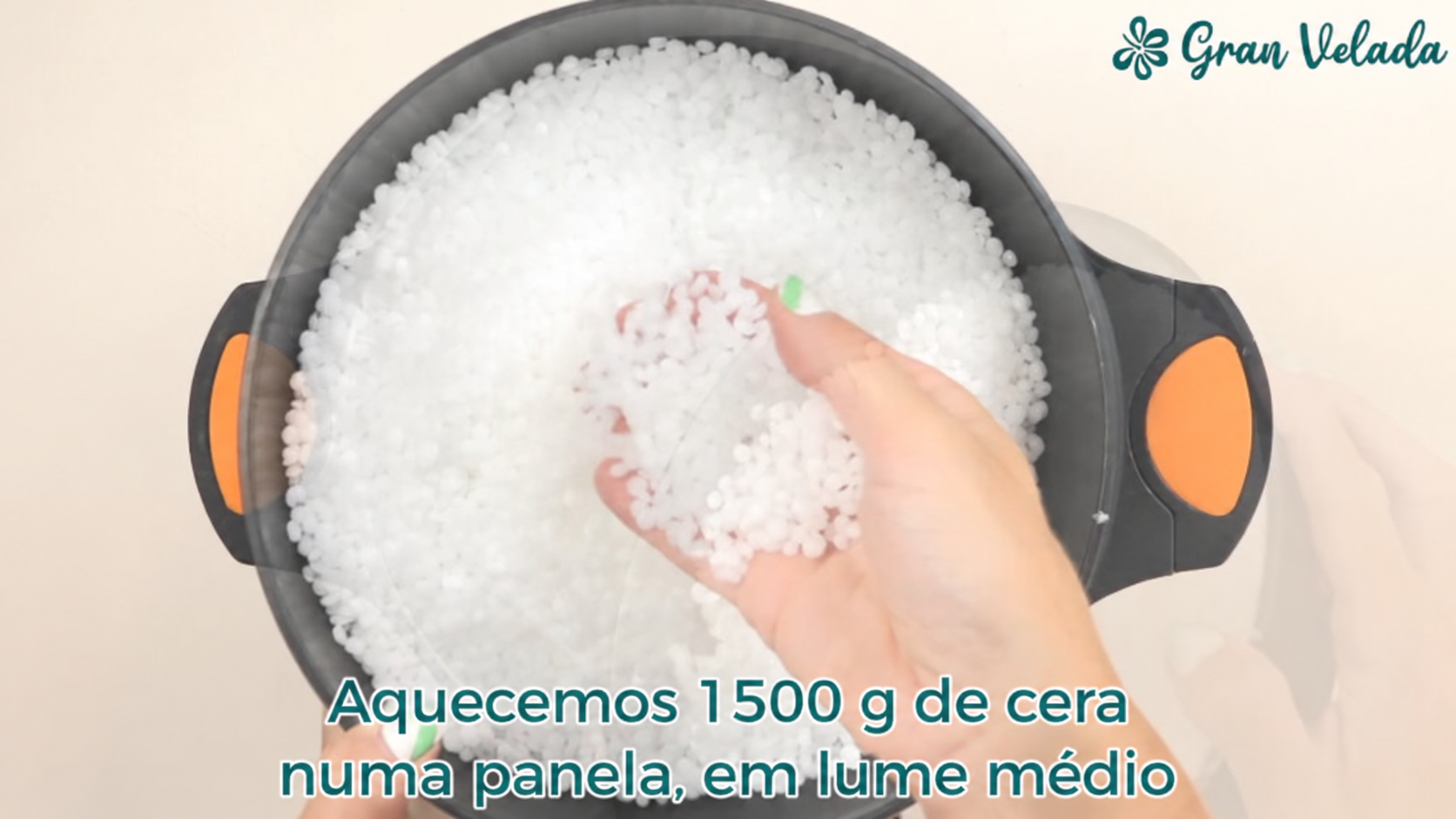 Derrete a cera e prepara o aroma — imagem 1
